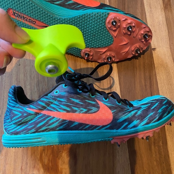 Nike women’s size 7.5 track & field cleats SOLD - Picture 6 of 7